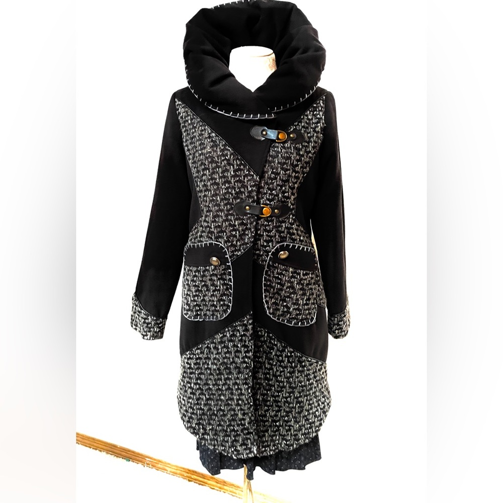 Geometric fleece and twill jacket